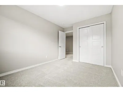 1222 MCLEOD AV photo 33