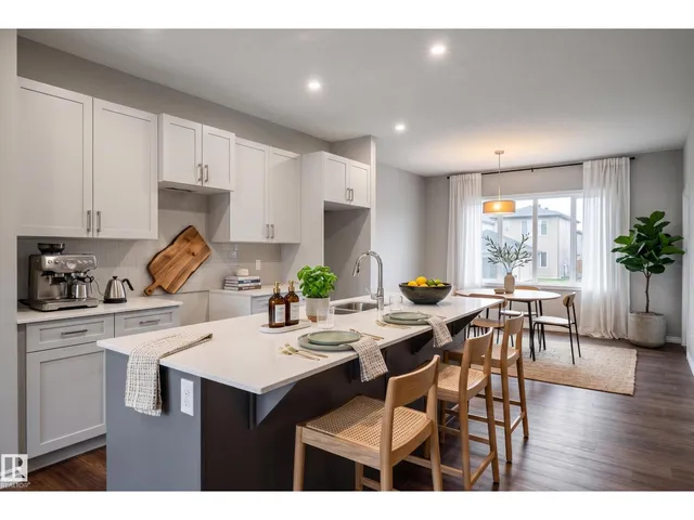 1222 MCLEOD AV, Spruce Grove