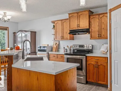 6014 48 AV photo 10