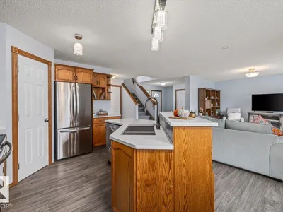 6014 48 AV photo 12