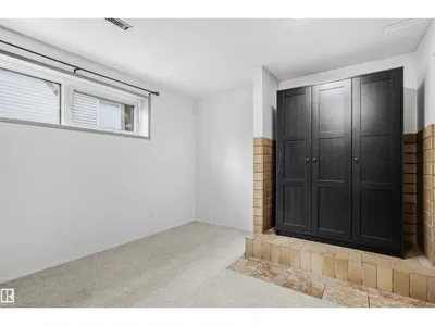3803 12 AV NW photo 28