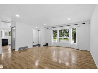 3803 12 AV NW photo 6