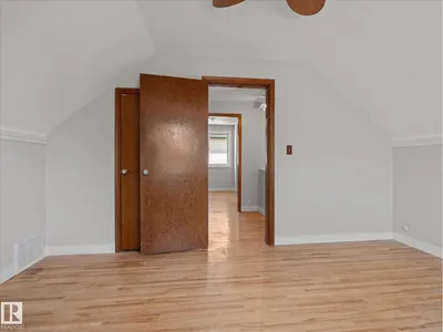 11119 62 AV NW photo 18
