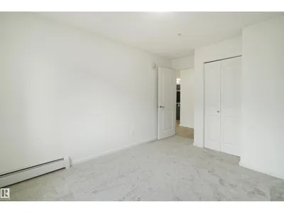 #114 3357 16A AV NW photo 25