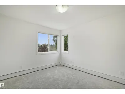 #114 3357 16A AV NW photo 27