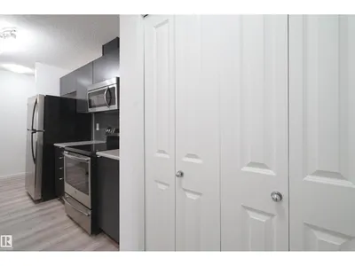#114 3357 16A AV NW photo 6