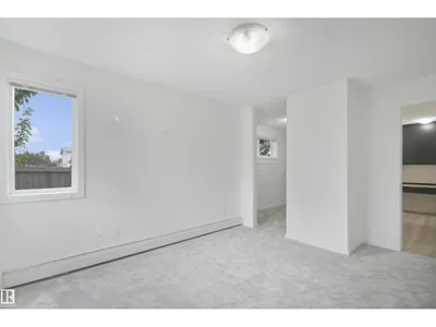 #114 3357 16A AV NW photo 28