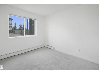#114 3357 16A AV NW photo 24