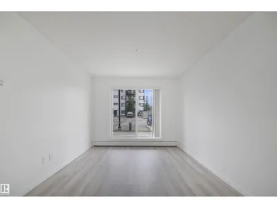 #114 3357 16A AV NW photo 18