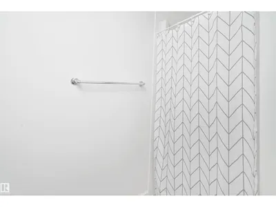 #114 3357 16A AV NW photo 22