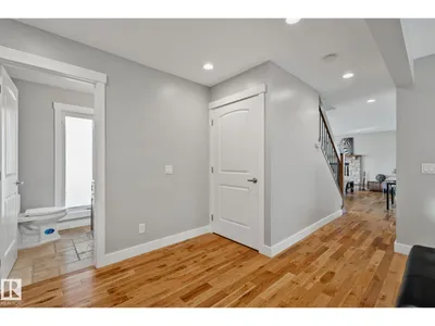 12403 29A AV NW photo 19