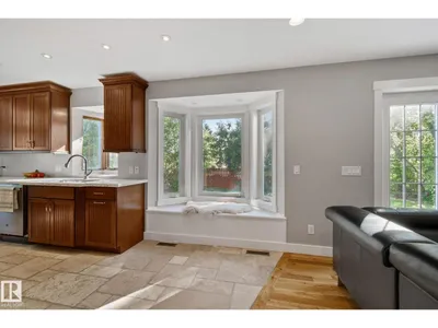 12403 29A AV NW photo 9