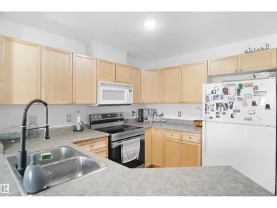 #403 15211 139 ST NW photo 13