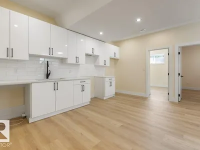 10323 79 ST NW photo 32