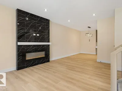 10323 79 ST NW photo 10