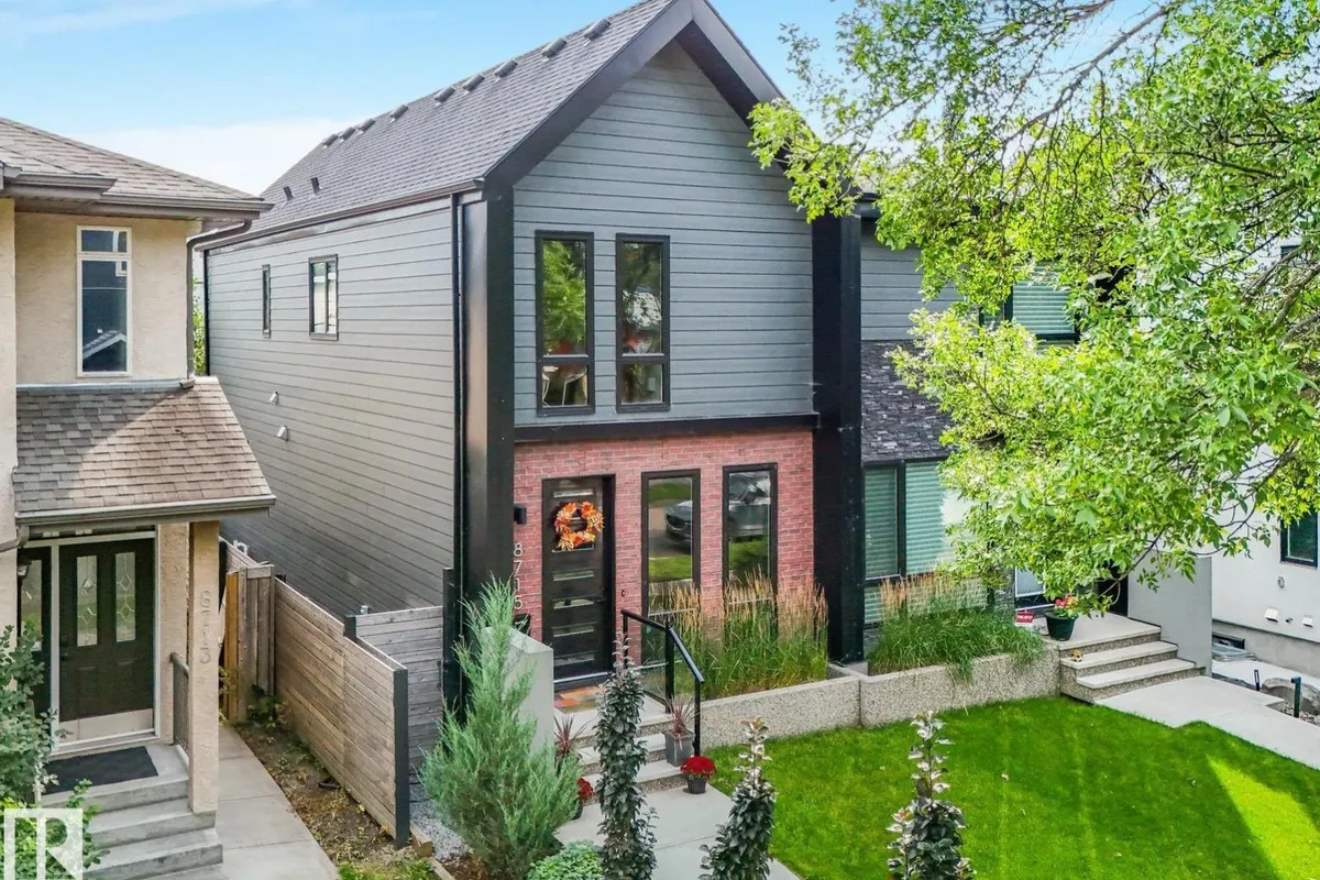 8715 83 AV NW exterior