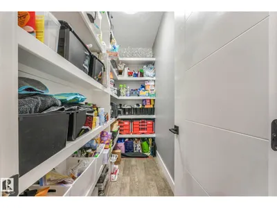 8715 83 AV NW photo 13