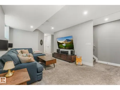 8715 83 AV NW photo 35