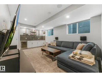8715 83 AV NW photo 36
