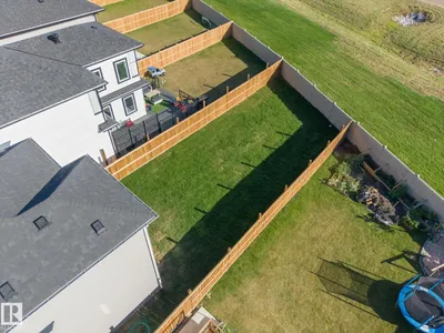 431 30 AV NW photo 6