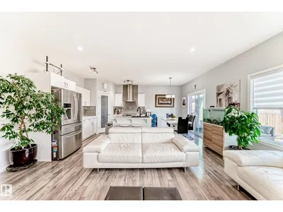 16320 12 AV SW photo 11