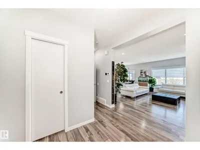16320 12 AV SW photo 6