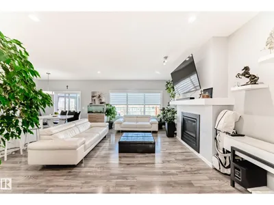 16320 12 AV SW photo 13