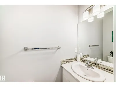 16320 12 AV SW photo 21