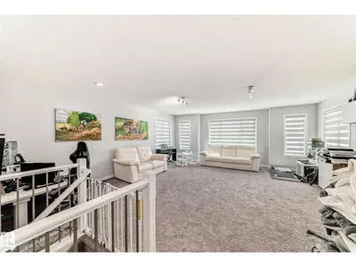 16320 12 AV SW photo 39
