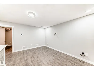 16320 12 AV SW photo 43