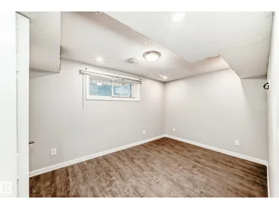 16320 12 AV SW photo 51