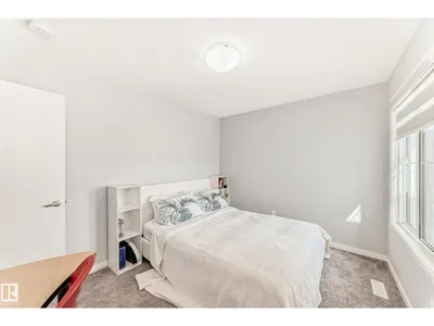 16320 12 AV SW photo 32