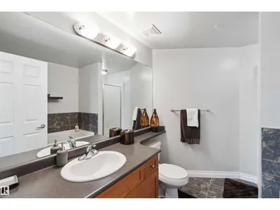 #402 9020 JASPER AV NW photo 6