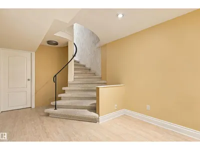 14103 60 AV NW photo 50