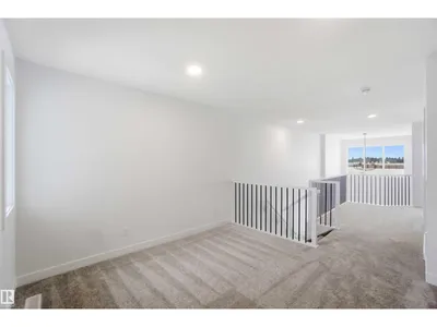 19348 29 AV NW photo 22