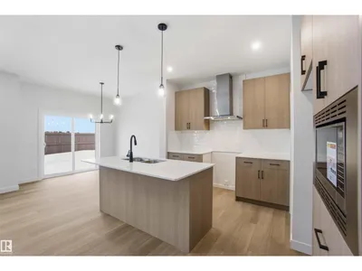 19348 29 AV NW photo 5