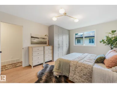 2031 104A ST NW photo 28