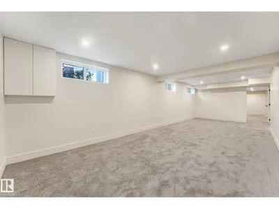 2031 104A ST NW photo 41