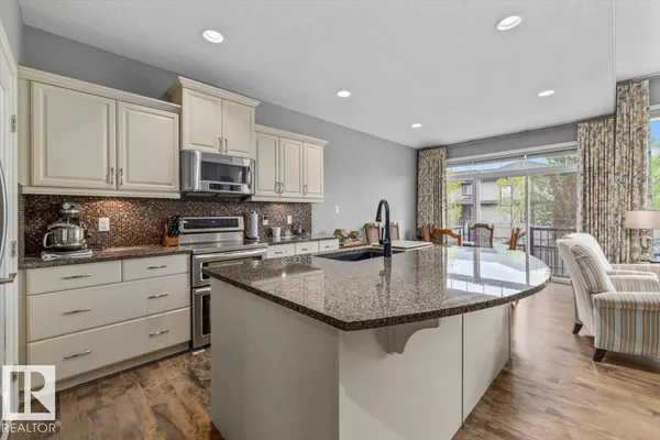 647 CANTOR LD SW photo 2