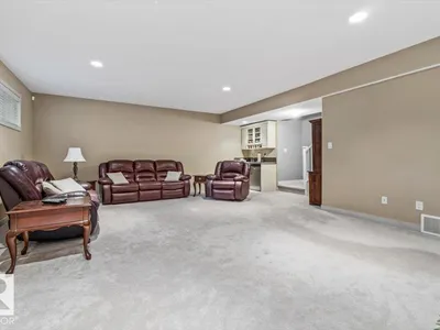 647 CANTOR LD SW photo 29