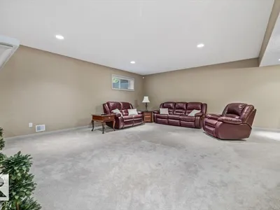 647 CANTOR LD SW photo 30