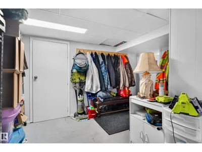 10548 40 ST NW photo 29