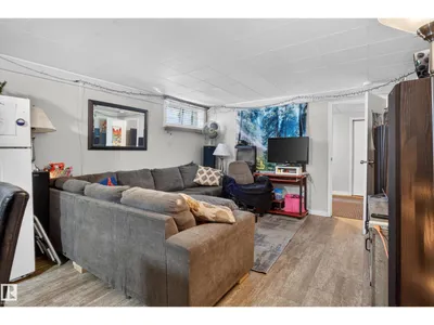 10548 40 ST NW photo 23