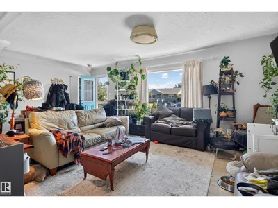 10548 40 ST NW photo 9