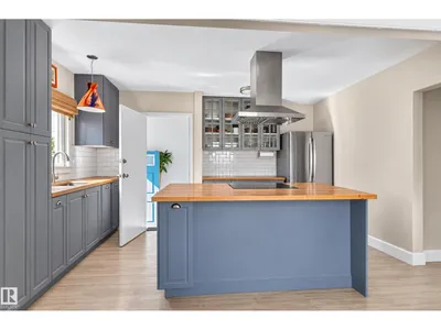 10548 40 ST NW photo 5