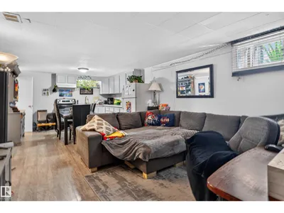 10548 40 ST NW photo 19