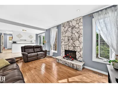 10451 26 AV NW photo 13