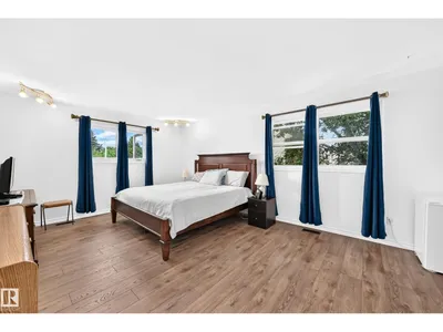 10451 26 AV NW photo 32