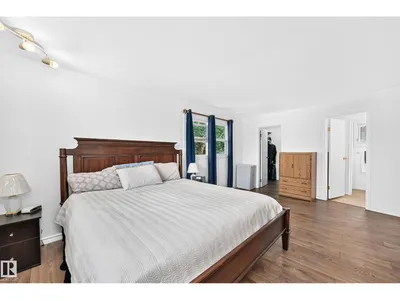 10451 26 AV NW photo 35