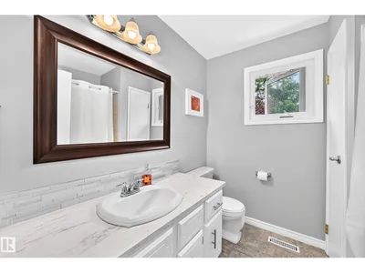 10451 26 AV NW photo 52